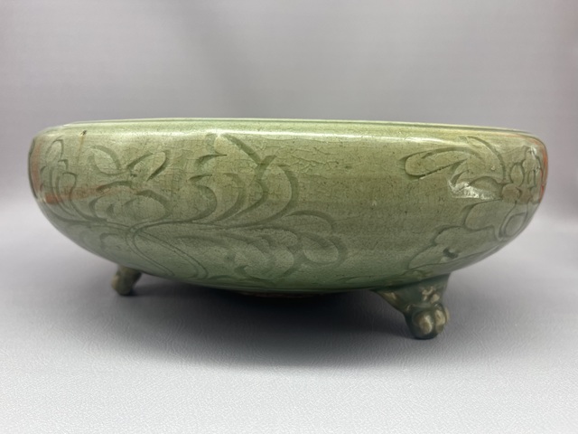 古玩陶瓷明龍泉刻花三足爐拍賣(mài),當(dāng)前價(jià)格12000元