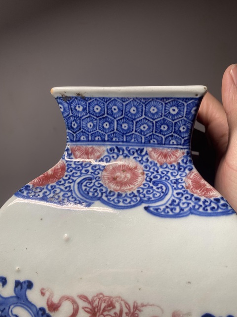 古玩陶瓷清雍正-乾隆 青花釉里紅八寶紋四方瓶真品鑒賞圖