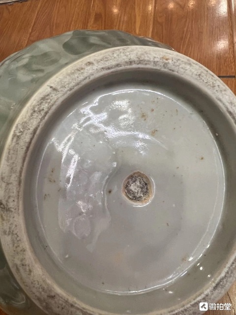 古玩陶瓷青釉花卉紋雙耳瓶真品鑒賞圖