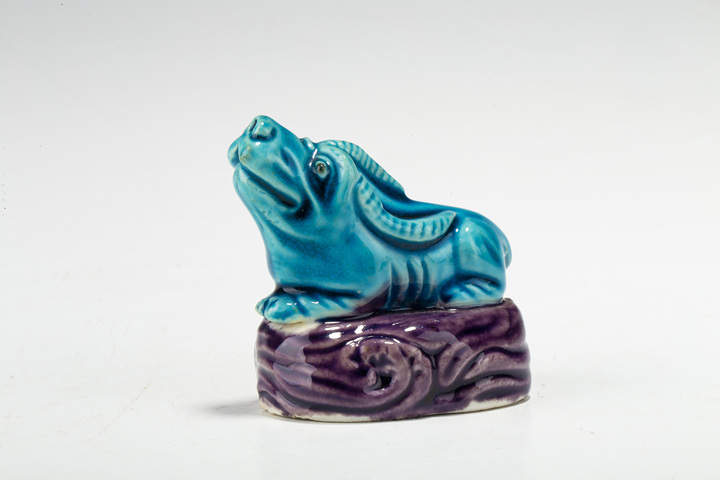 古玩陶瓷·孔雀藍釉吳牛喘月瓷塑
真品鑒賞圖