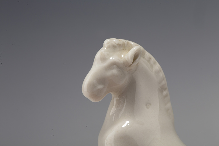 古玩陶瓷·白釉駿馬瓷塑
真品鑒賞圖