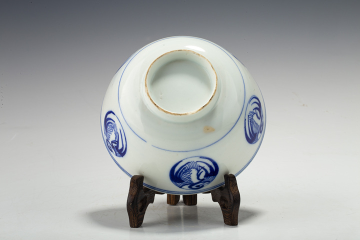 古玩陶瓷·青花團鶴紋碗
真品鑒賞圖