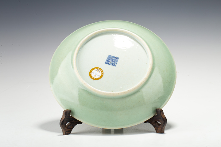 古玩陶瓷 清中期·豆青釉盤真品鑒賞圖