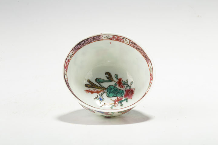 古玩陶瓷·粉彩博古花卉紋杯碟
真品鑒賞圖