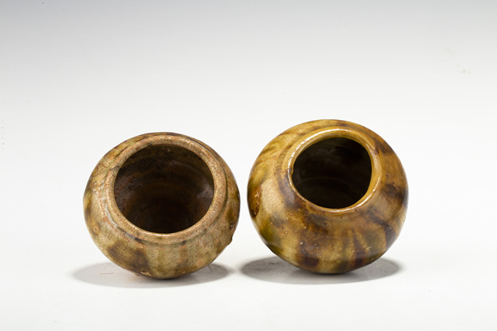 古玩陶瓷·長沙窯褐綠彩水盂兩只
真品鑒賞圖