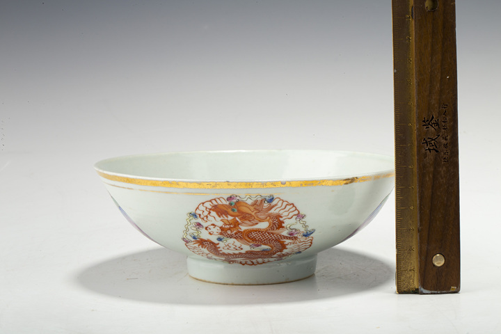 古玩陶瓷·粉彩團龍團鳳紋碗
真品鑒賞圖