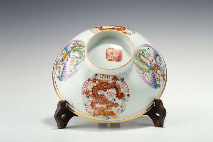 古玩陶瓷·粉彩團龍團鳳紋碗
真品鑒賞圖