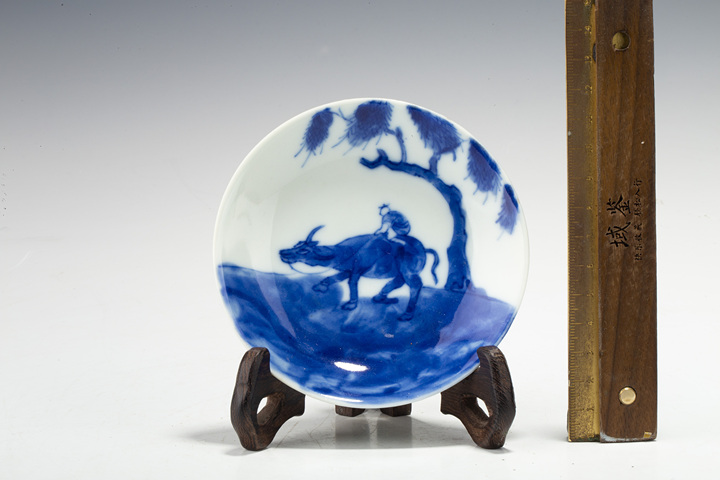 古玩陶瓷·青花童子牧牛圖小碟
真品鑒賞圖