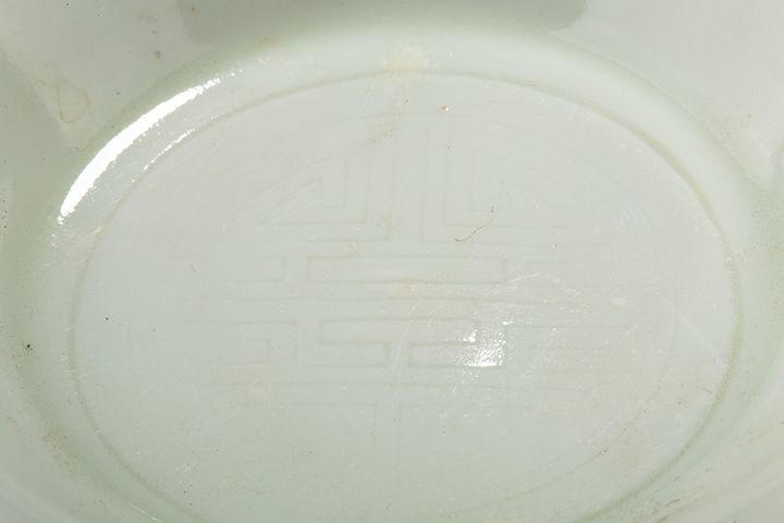 古玩陶瓷·白釉暗刻團壽紋小碟
真品鑒賞圖
