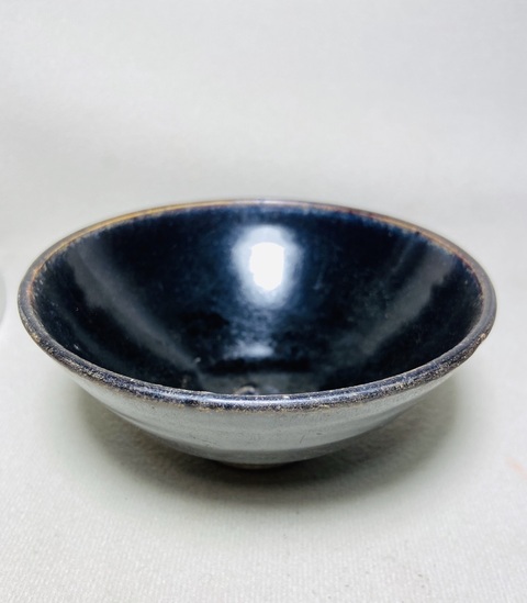 古玩陶瓷窯變黑釉茶碗真品鑒賞圖
