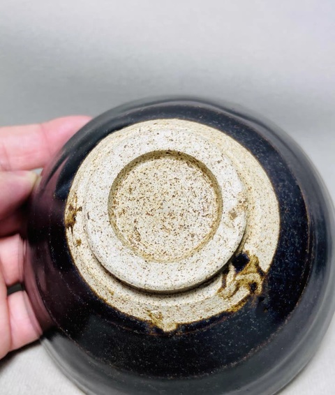古玩陶瓷窯變黑釉茶碗真品鑒賞圖