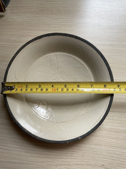 古玩陶瓷定窯白瓷刻萱草紋盤真品鑒賞圖
