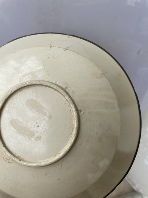 古玩陶瓷定窯白瓷刻萱草紋盤真品鑒賞圖