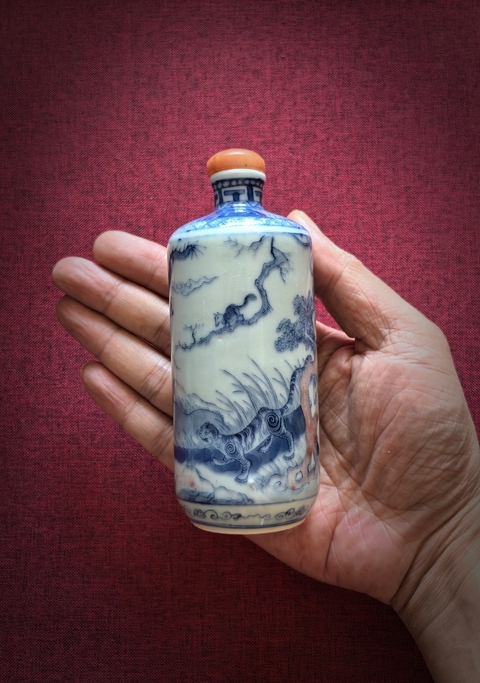古玩陶瓷清中期青花釉里紅(十二生肖)鼻煙壺母壺(碩大)拍賣,當前價格58888元