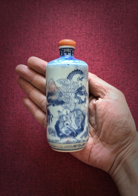 古玩陶瓷清中期青花釉里紅（十二生肖）鼻煙壺母壺（碩大）拍賣，當前價格58888元