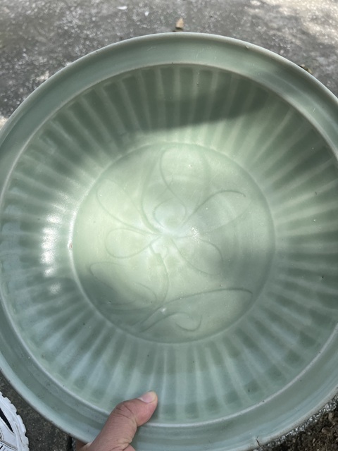 古玩陶瓷元代龍泉窯刻花盤真品鑒賞圖