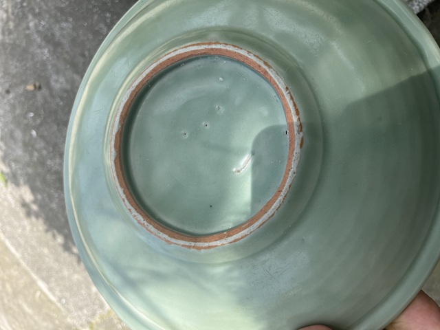 古玩陶瓷元代龍泉窯刻花盤真品鑒賞圖
