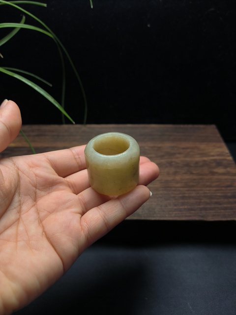 古玩玉器和田玉雕“素紋扳指”真品鑒賞圖