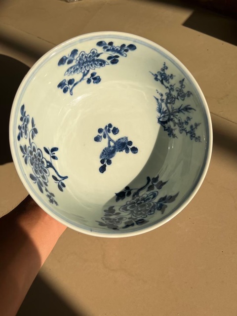 古玩陶瓷乾隆四季花卉紋青花碗真品鑒賞圖