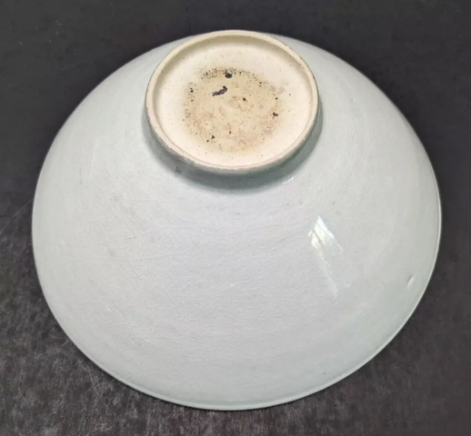 古玩陶瓷刻花蓖紋碗真品鑒賞圖