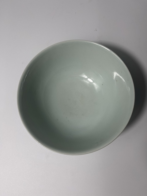 古玩陶瓷嘉慶纏枝蓮紋青花碗真品鑒賞圖