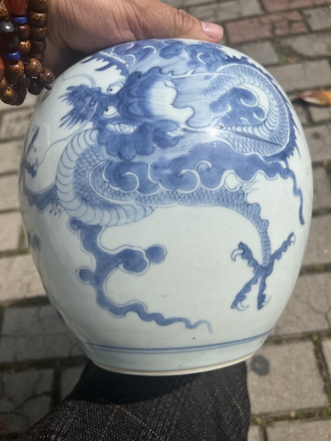 古玩陶瓷雍正過墻龍紋青花罐真品鑒賞圖