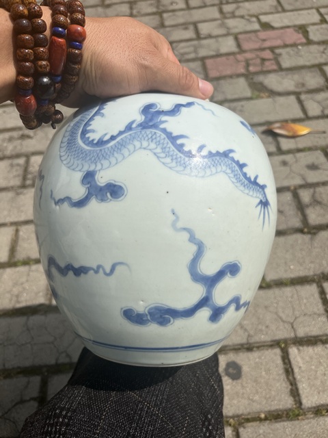 古玩陶瓷雍正過墻龍紋青花罐真品鑒賞圖