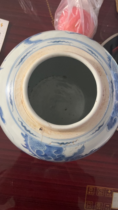 古玩陶瓷雍正過墻龍紋青花罐真品鑒賞圖