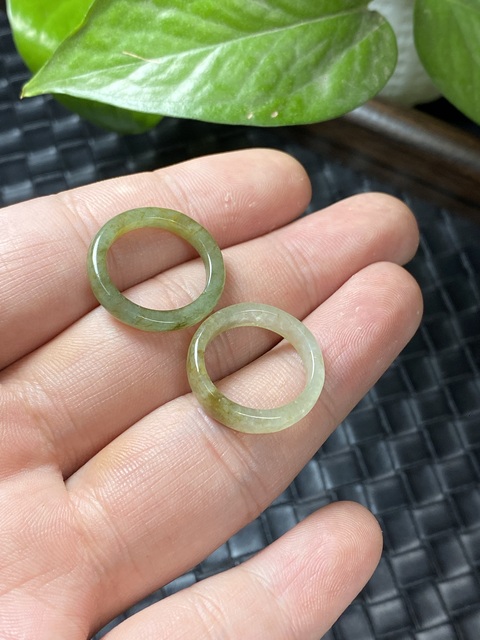 古玩玉器翡翠雕“素紋戒指”真品鑒賞圖