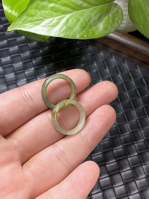 古玩玉器翡翠雕“素紋戒指”真品鑒賞圖