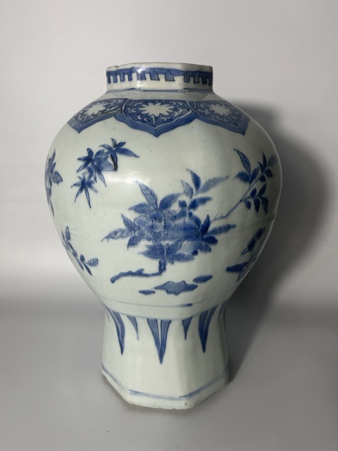 古玩陶瓷明天啟四季花卉紋青花罐真品鑒賞圖