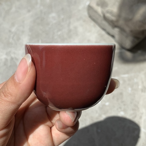 古玩陶瓷紅釉臥足杯真品鑒賞圖
