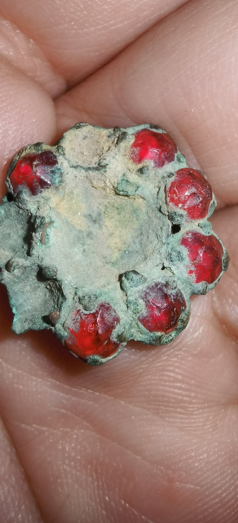 古玩玉器嵌寶石色琉璃帽飾真品鑒賞圖