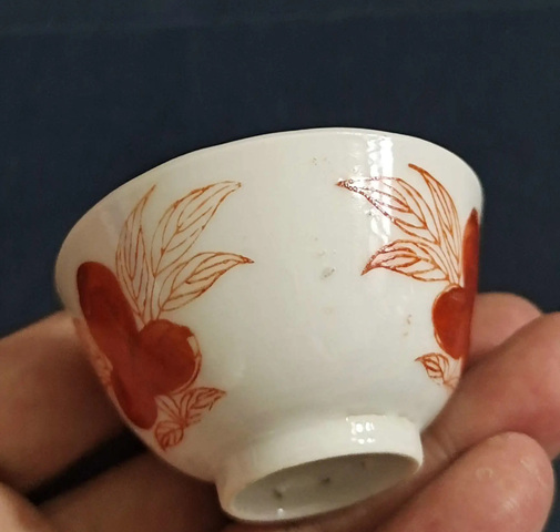 古玩陶瓷民國礬紅花果三多紋杯拍賣,當前價格299元