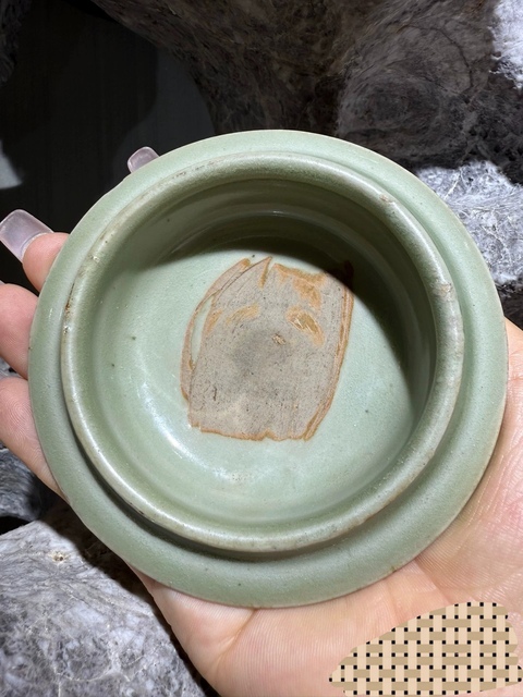 古玩陶瓷龍泉青瓷蓋真品鑒賞圖
