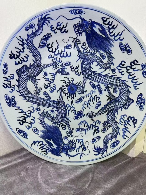 古玩陶瓷龍紋青花盤真品鑒賞圖