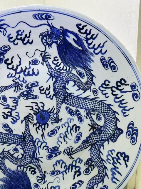 古玩陶瓷龍紋青花盤真品鑒賞圖
