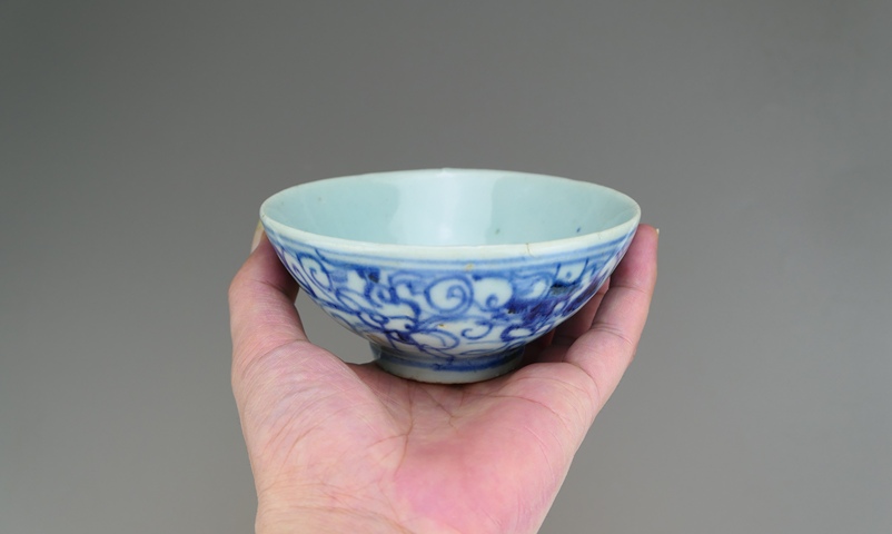 古玩陶瓷清中晚青花纏枝蓮花卉紋茶碗拍賣,當前價格1元