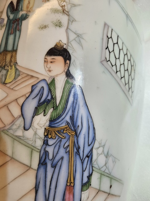 古玩陶瓷粉彩人物故事雙耳瓶真品鑒賞圖