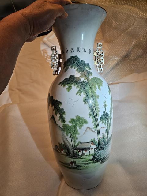 古玩陶瓷油粉彩山水人物撣瓶真品鑒賞圖
