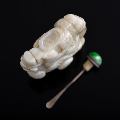 古玩玉器和田玉雕“鼻煙壺”真品鑒賞圖