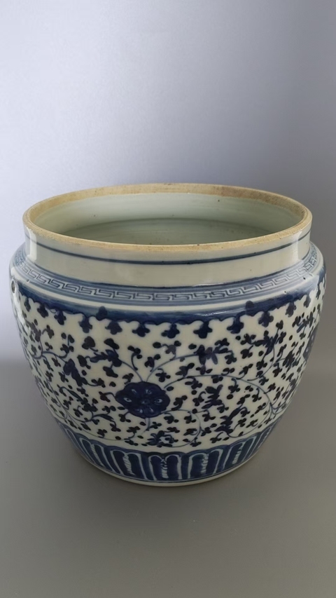 古玩陶瓷清中期青花纏枝蓮紋粥罐真品鑒賞圖