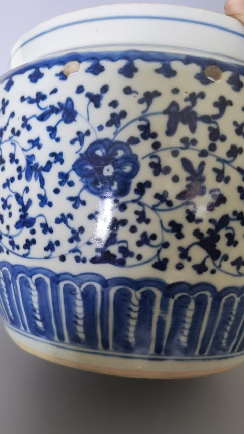 古玩陶瓷清中期青花纏枝蓮紋粥罐真品鑒賞圖