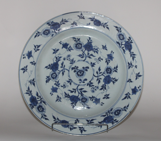 古玩陶瓷康熙青花花卉紋盤真品鑒賞圖