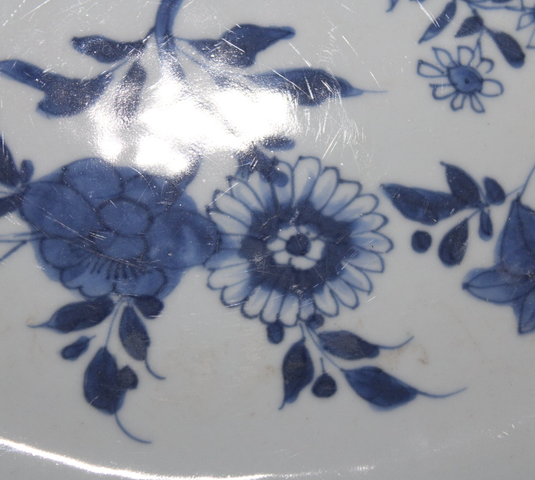 古玩陶瓷康熙青花花卉紋盤真品鑒賞圖
