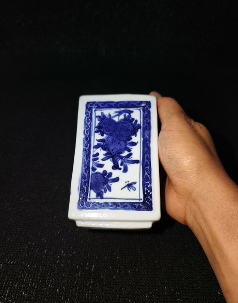 古玩陶瓷清早期 青花花卉紋四方茶葉罐真品鑒賞圖