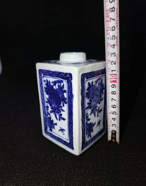 古玩陶瓷清早期 青花花卉紋四方茶葉罐真品鑒賞圖