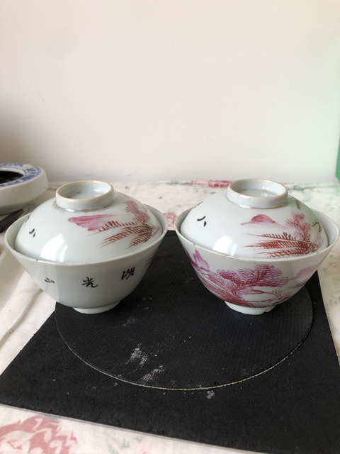 古玩陶瓷胭脂紅山水紋蓋碗真品鑒賞圖