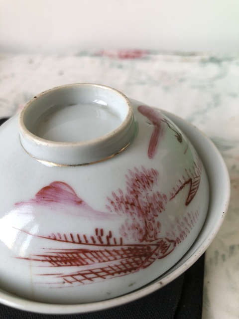 古玩陶瓷胭脂紅山水紋蓋碗真品鑒賞圖