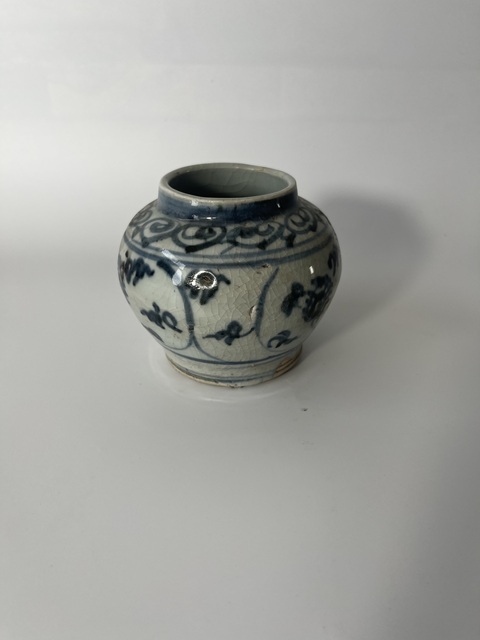 古玩陶瓷明空白期纏枝花卉紋青花罐拍賣，當前價格4500元